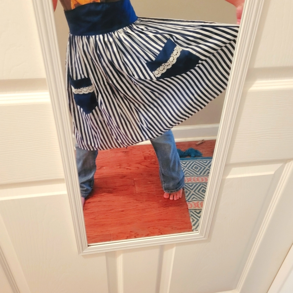 Half apron